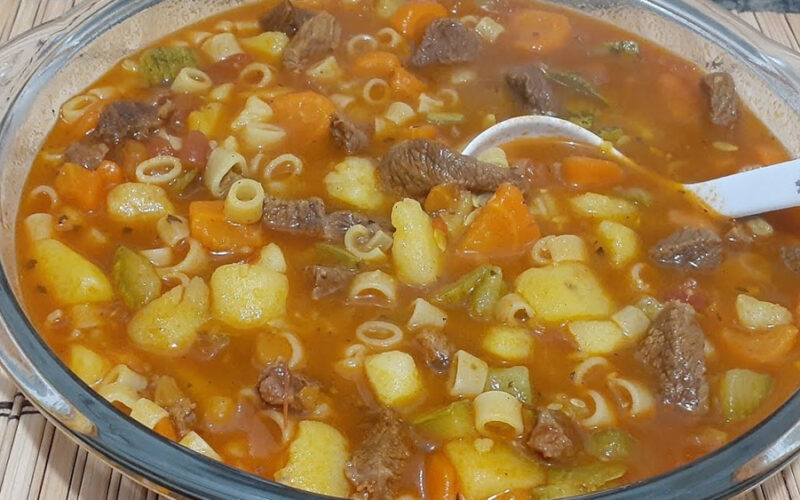 Sopa de Macarrão com Legumes